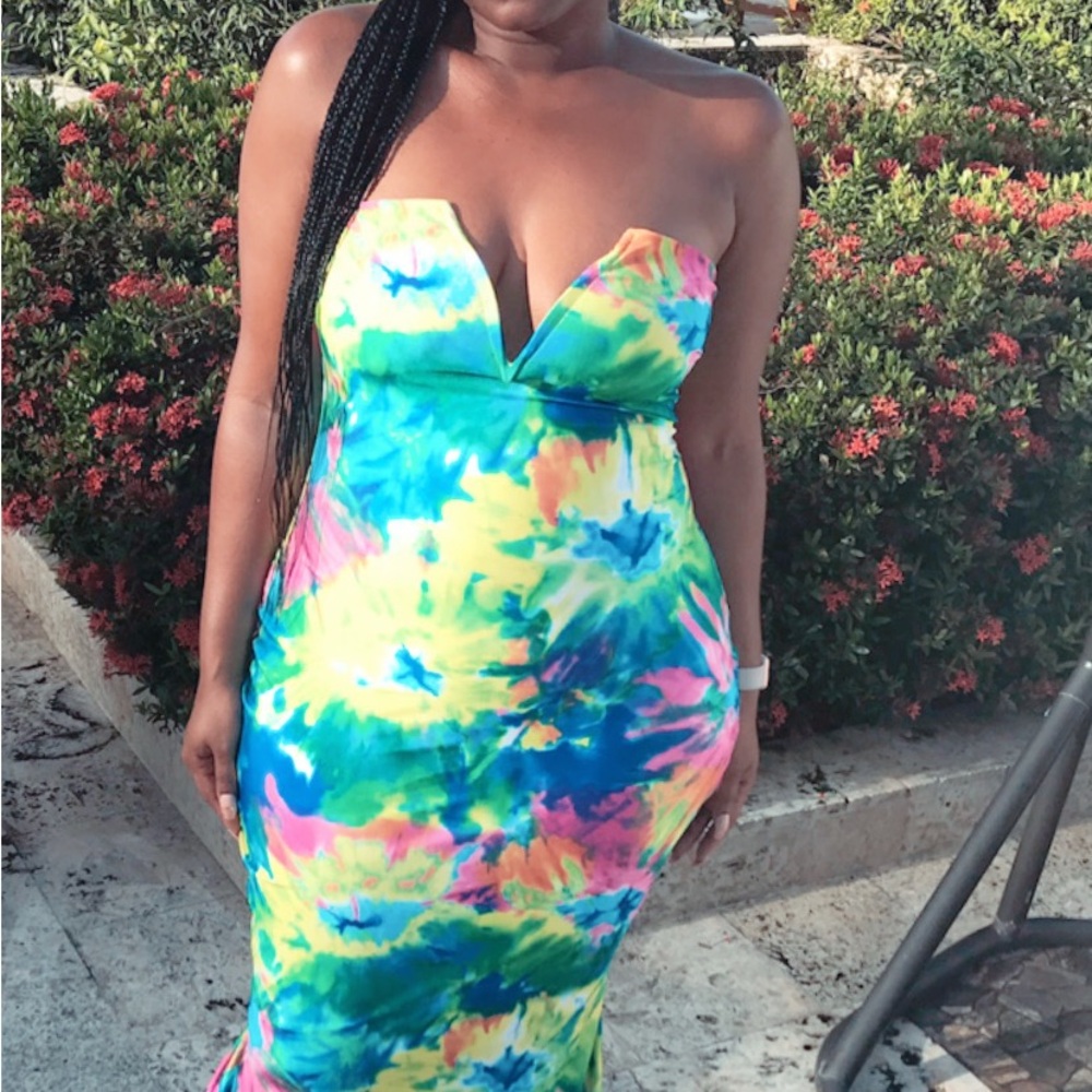 Vibrant Strapless Tie-Dye Dress